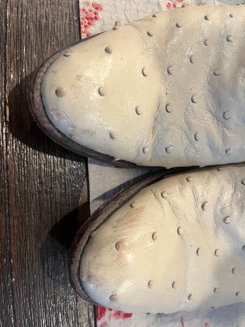 Tony Lama Cream Western Cowboy Boots with Embossed Stitching - Picture 2 of 7